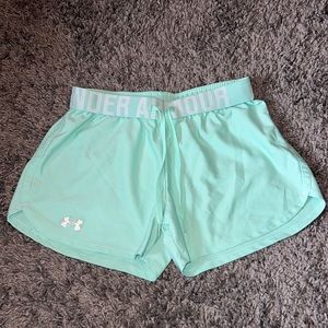 Under Armour shorts💙